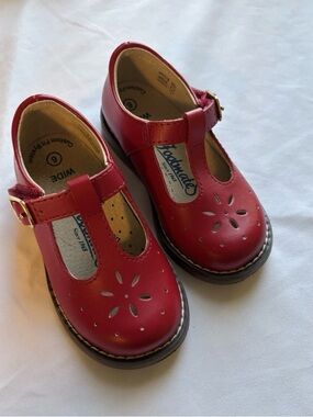 FootMates Red Toddler Size 6 Dress Shoes with Floral Cutouts Mary Jane’s